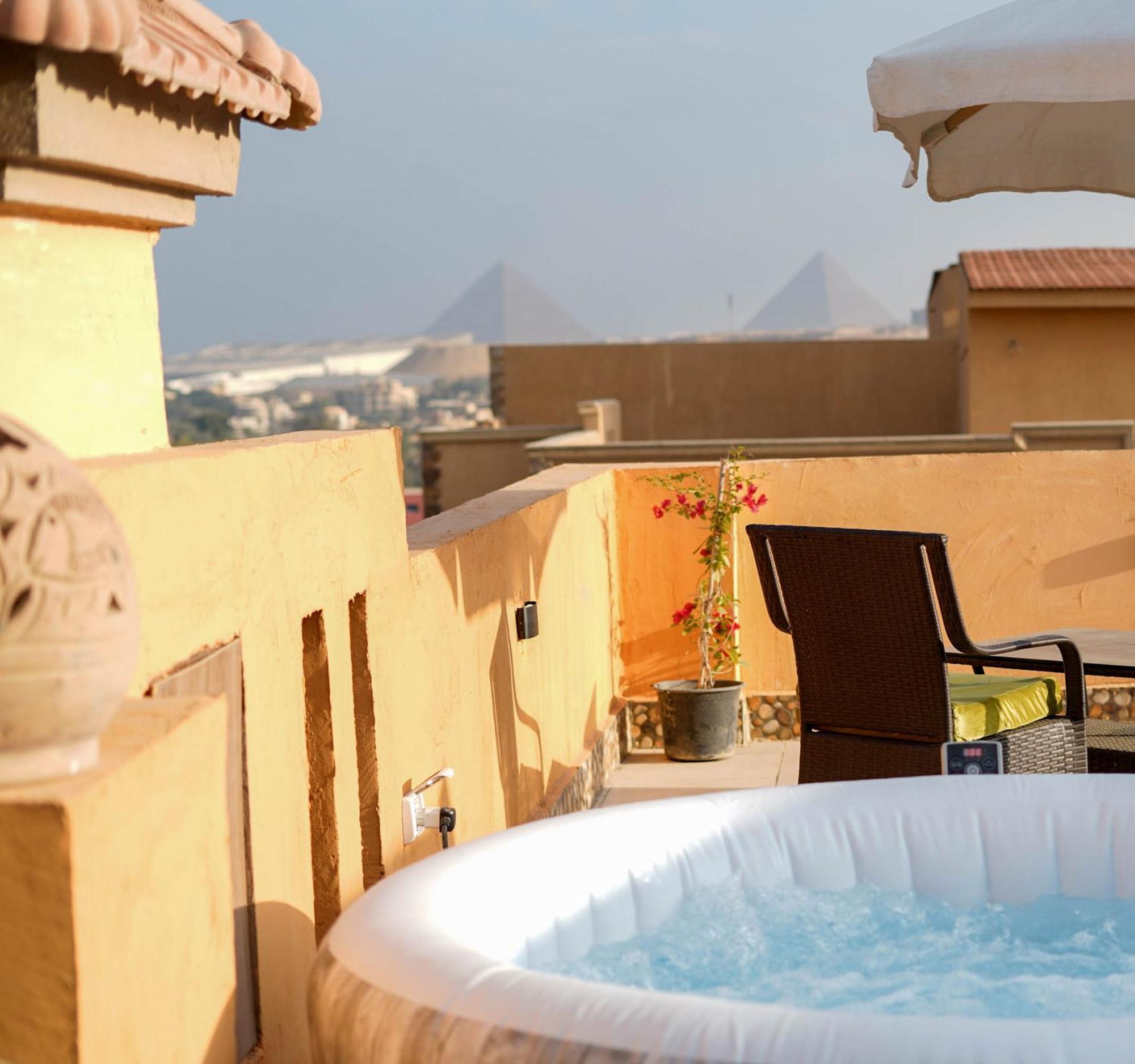 Апартаменты Boho Getaway With Pyramids View & Jacuzzi Giza Экстерьер фото
