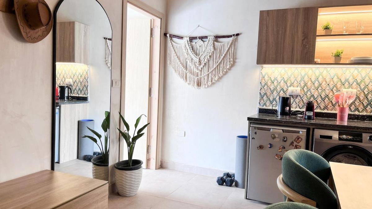 Апартаменты Boho Getaway With Pyramids View & Jacuzzi Giza Экстерьер фото