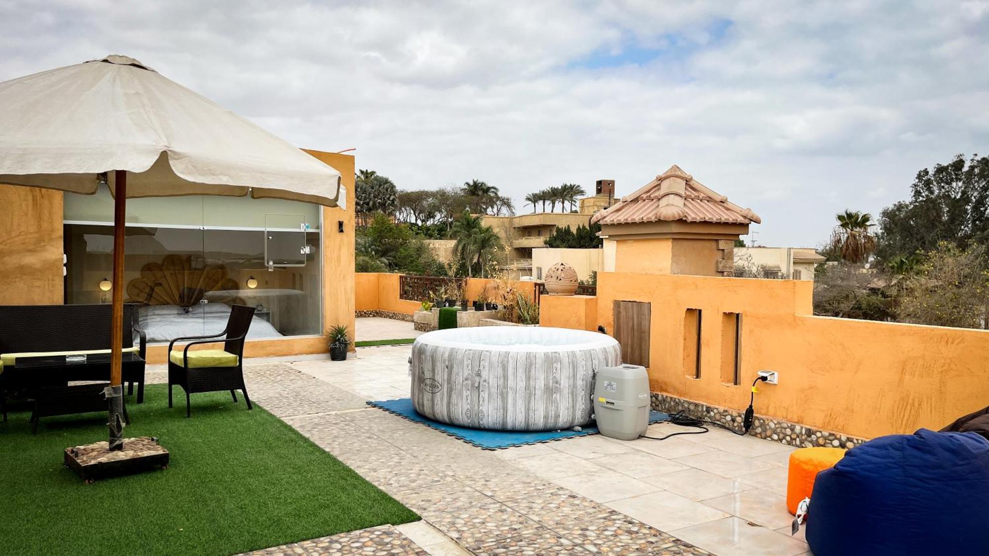 Апартаменты Boho Getaway With Pyramids View & Jacuzzi Giza Экстерьер фото